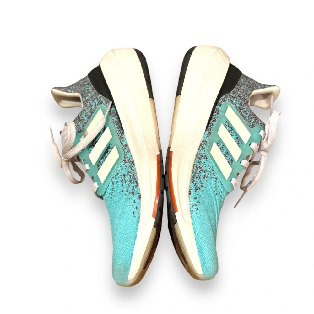 Adidas Ultraboost Light Flash Aqua Blue Low Top‎ Running Shoes Sz 8.5 Women's